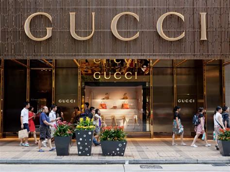 cửa hàng gucci.